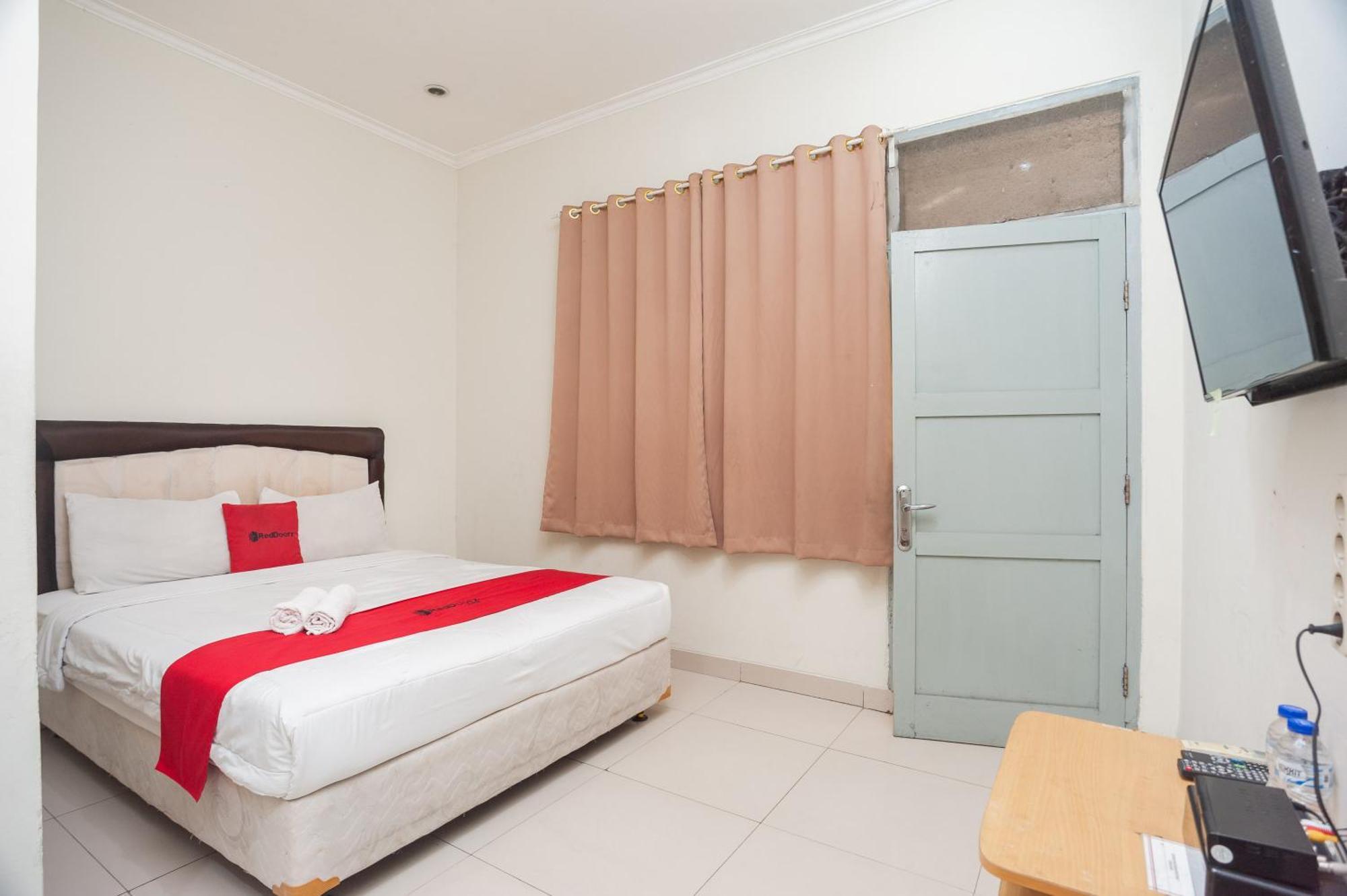 Reddoorz Plus Near Rs Pmi Bogor Exteriör bild