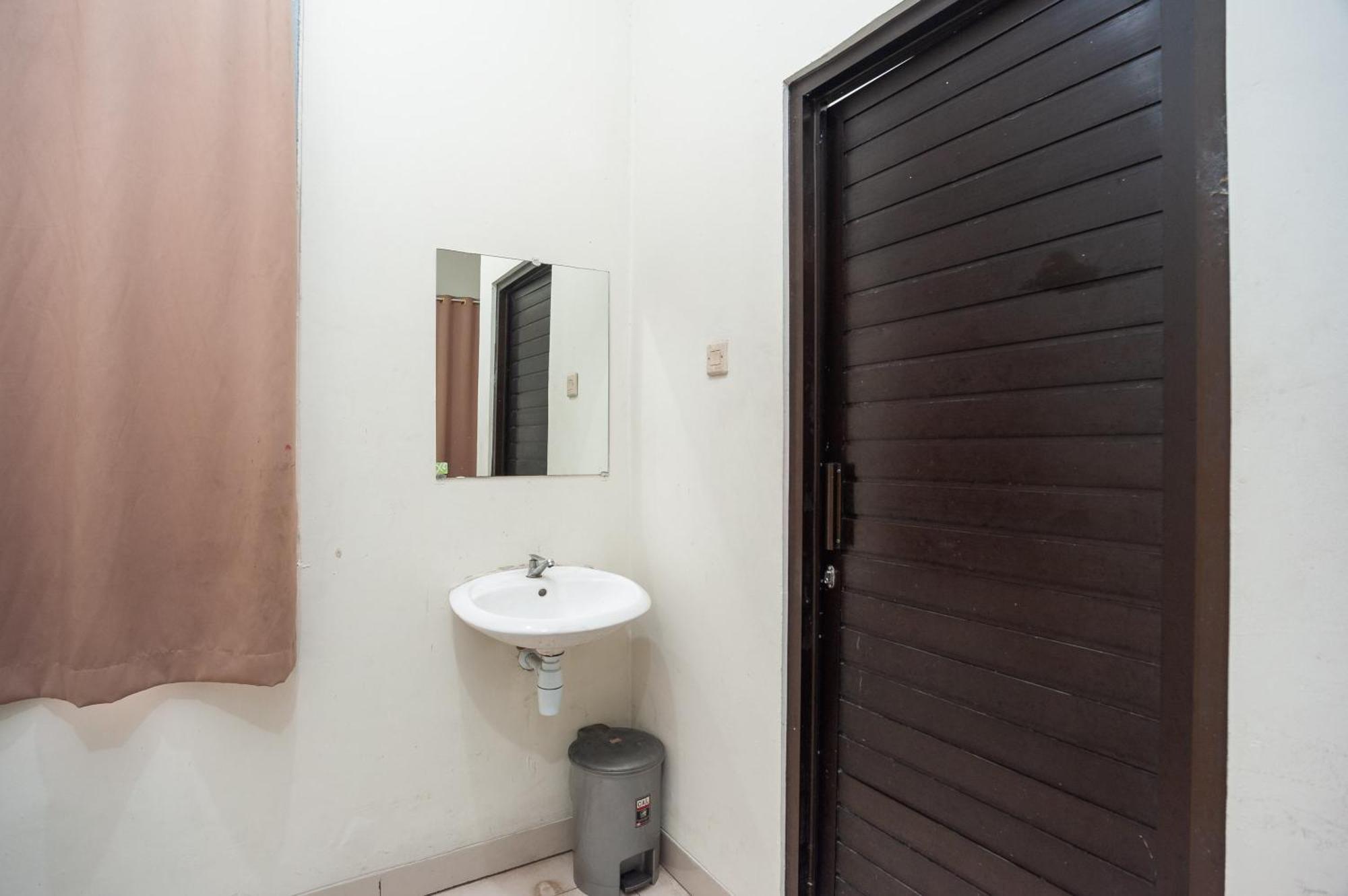 Reddoorz Plus Near Rs Pmi Bogor Exteriör bild