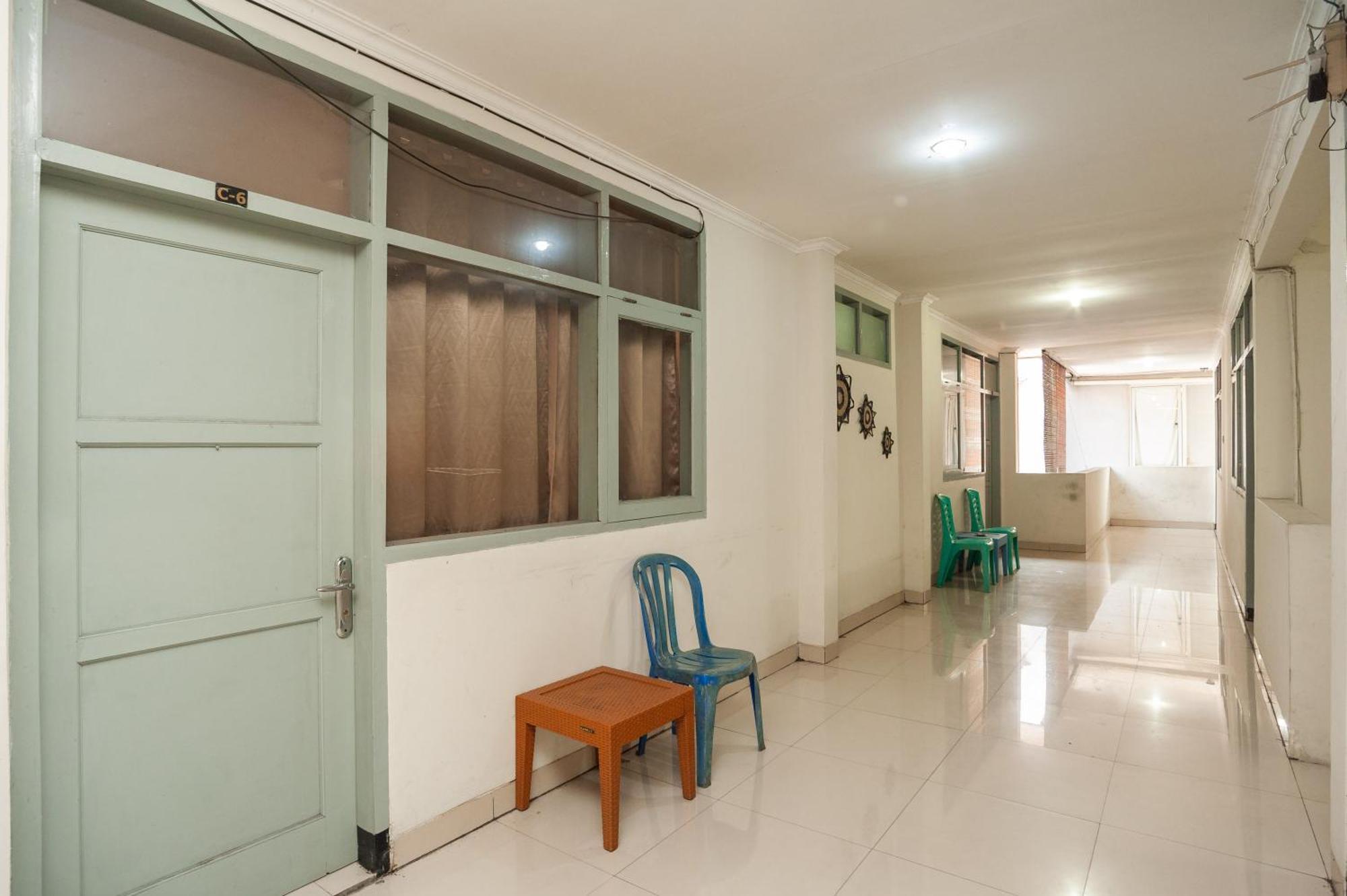 Reddoorz Plus Near Rs Pmi Bogor Exteriör bild