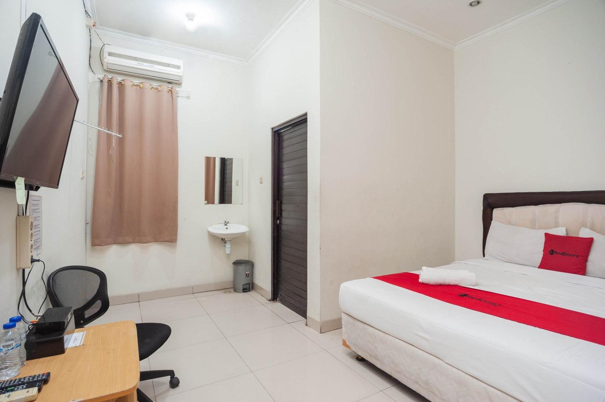 Reddoorz Plus Near Rs Pmi Bogor Exteriör bild