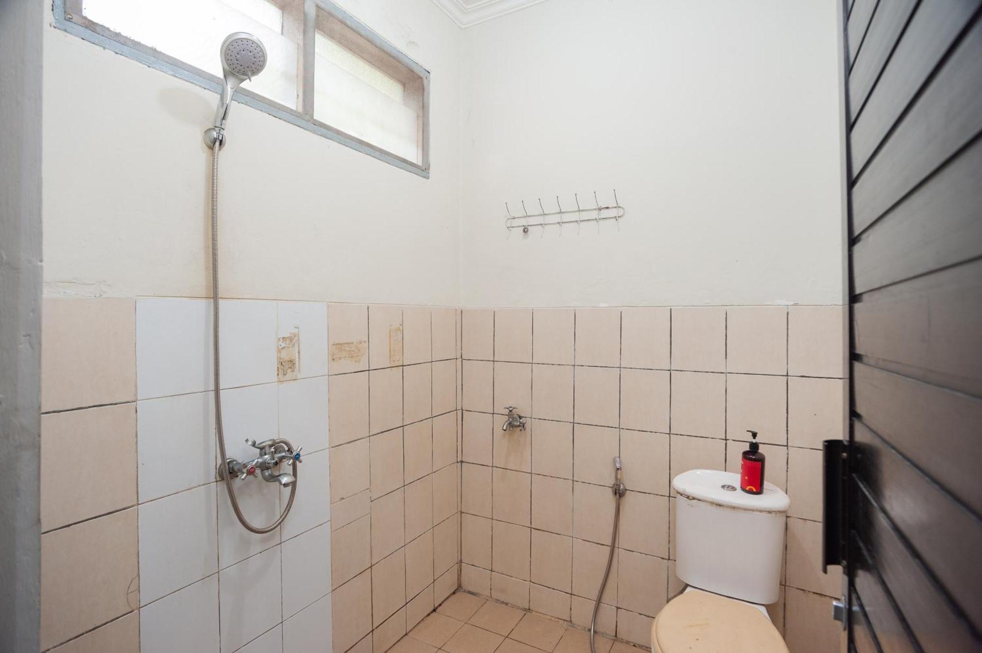 Reddoorz Plus Near Rs Pmi Bogor Exteriör bild